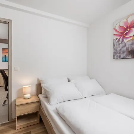 Kiara Apartment *